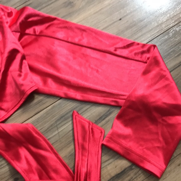 Shane Justin red satin crop top shirt criss cross size XS - Picture 6 of 13